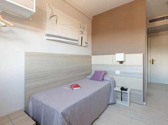 Фото Hotel Cristina