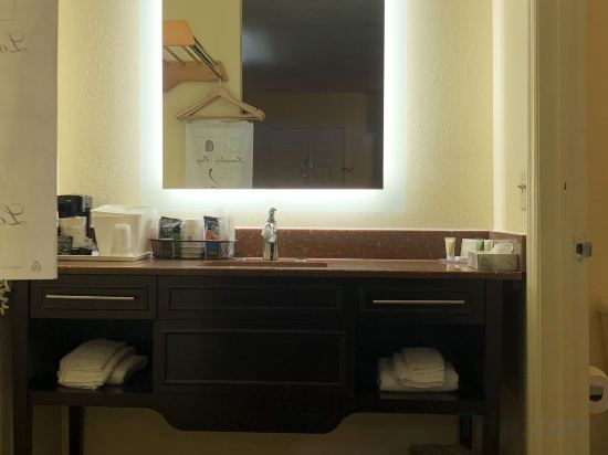 Фото SureStay Hotel by Best Western Manning