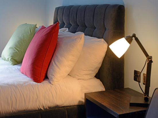 Фото Village Hotel Bournemouth