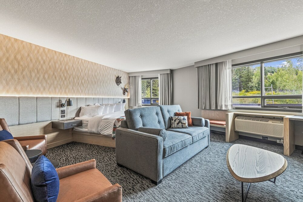 Фото Holiday Inn Canmore, an Ihg Hotel