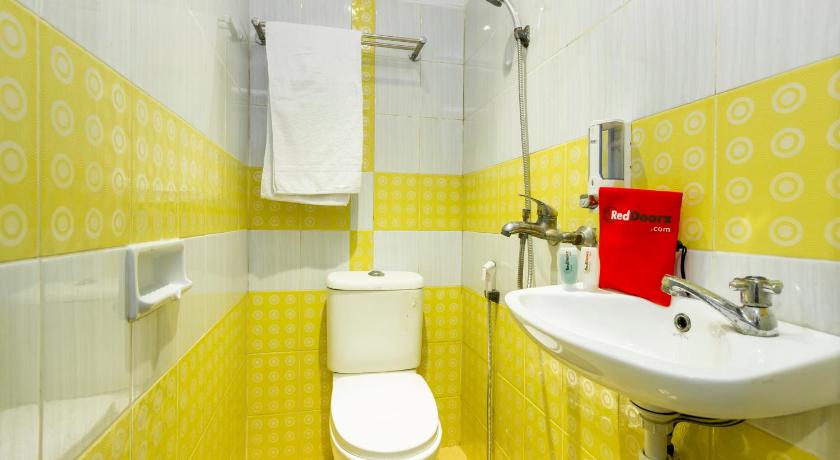 Фото Reddoorz near Gajah Mada Plaza 2