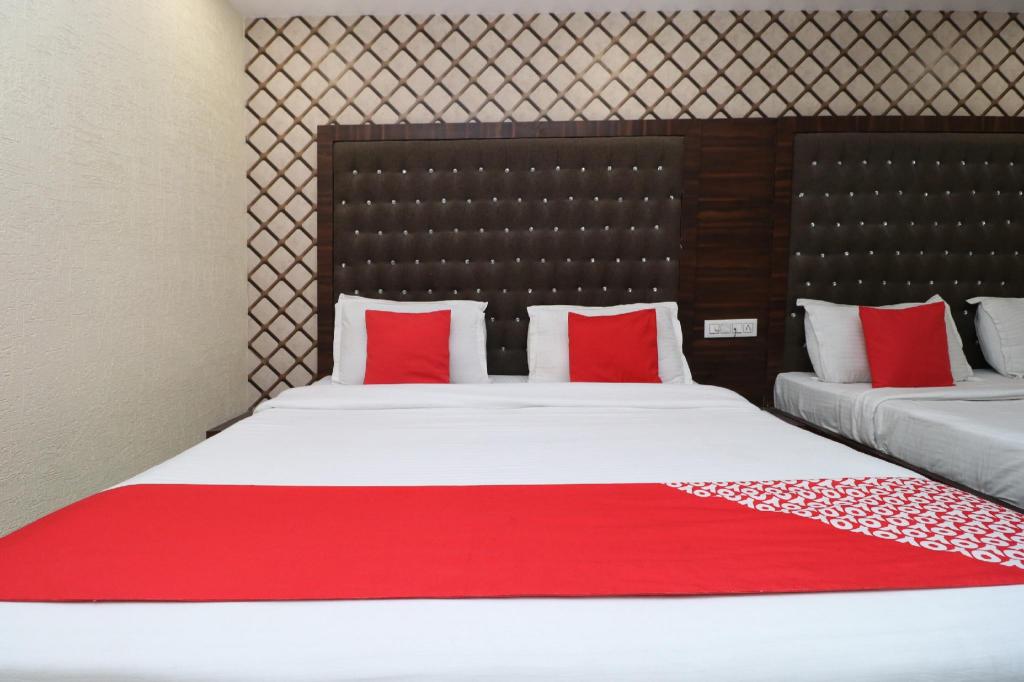 Фото Azaad Lifestyle Hotel by Oyo Rooms