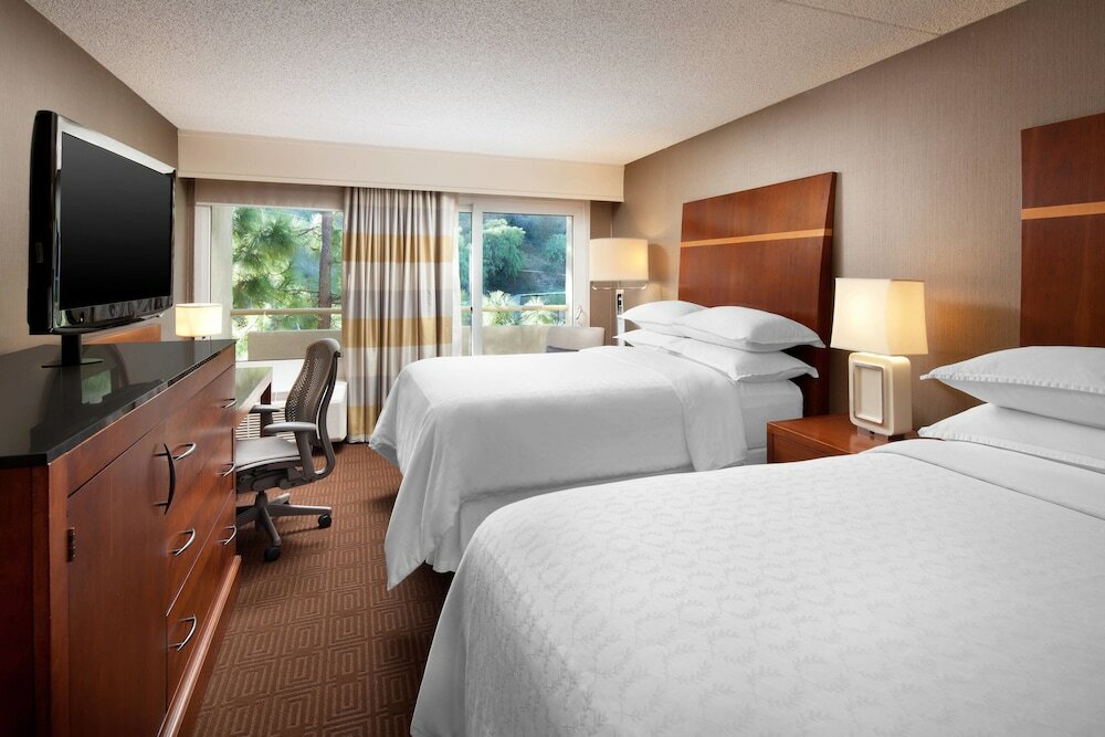 Фото Sheraton Agoura Hills Hotel