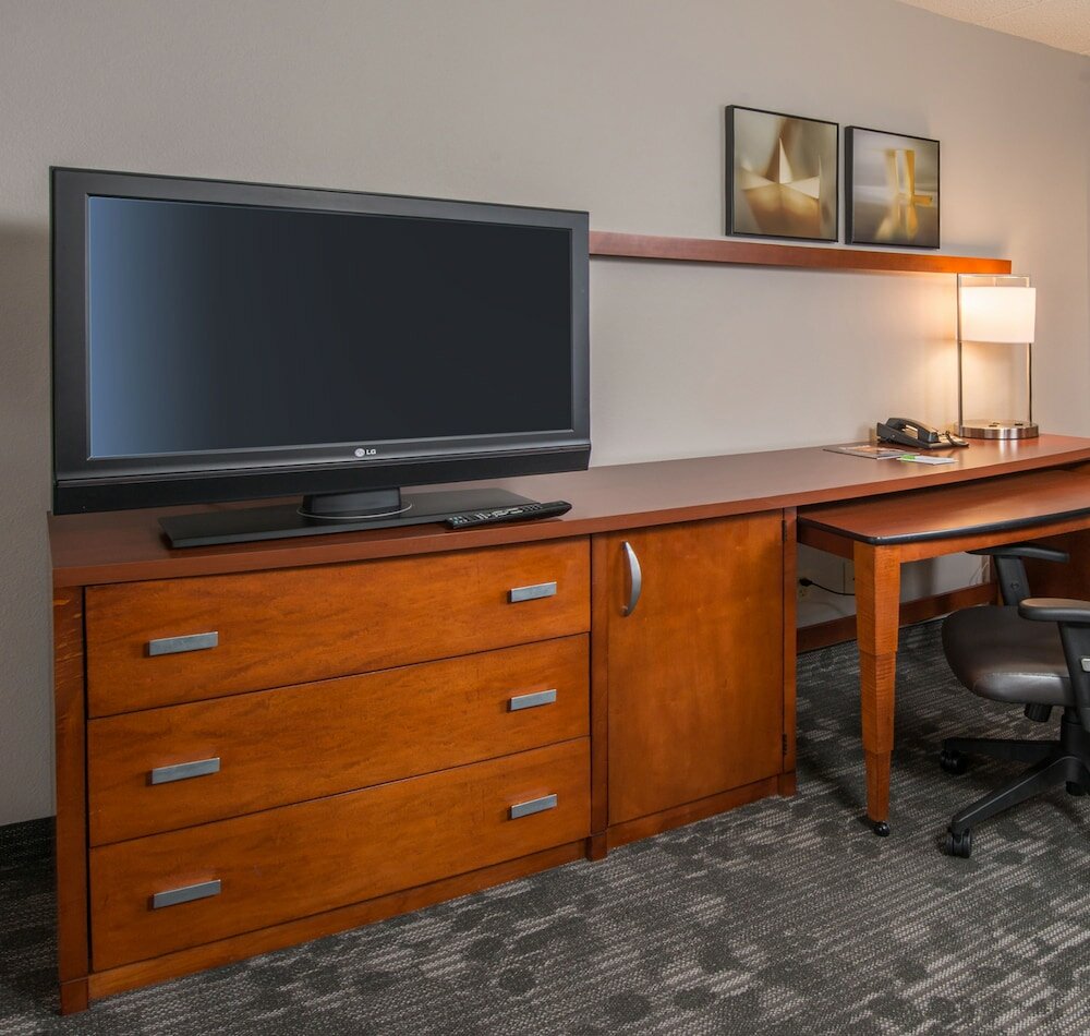 Фото Courtyard Fairfax Fair Oaks