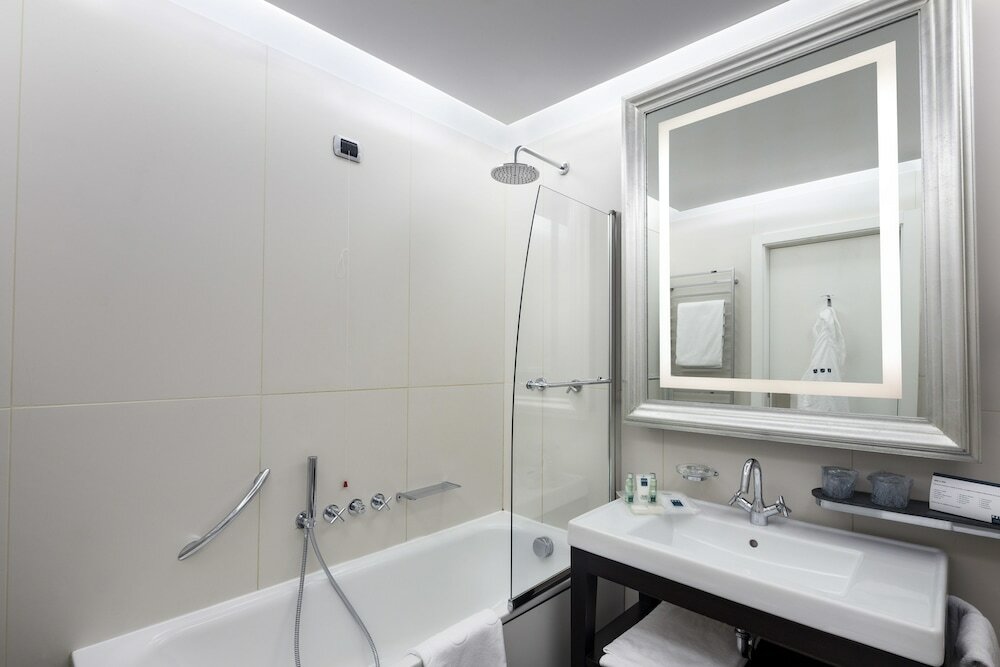 Фото UNAHOTELS Cusani Milano