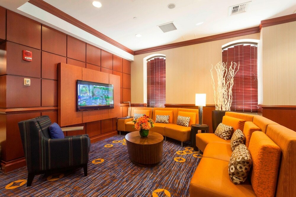 Фото Courtyard by Marriott Boston Copley Square