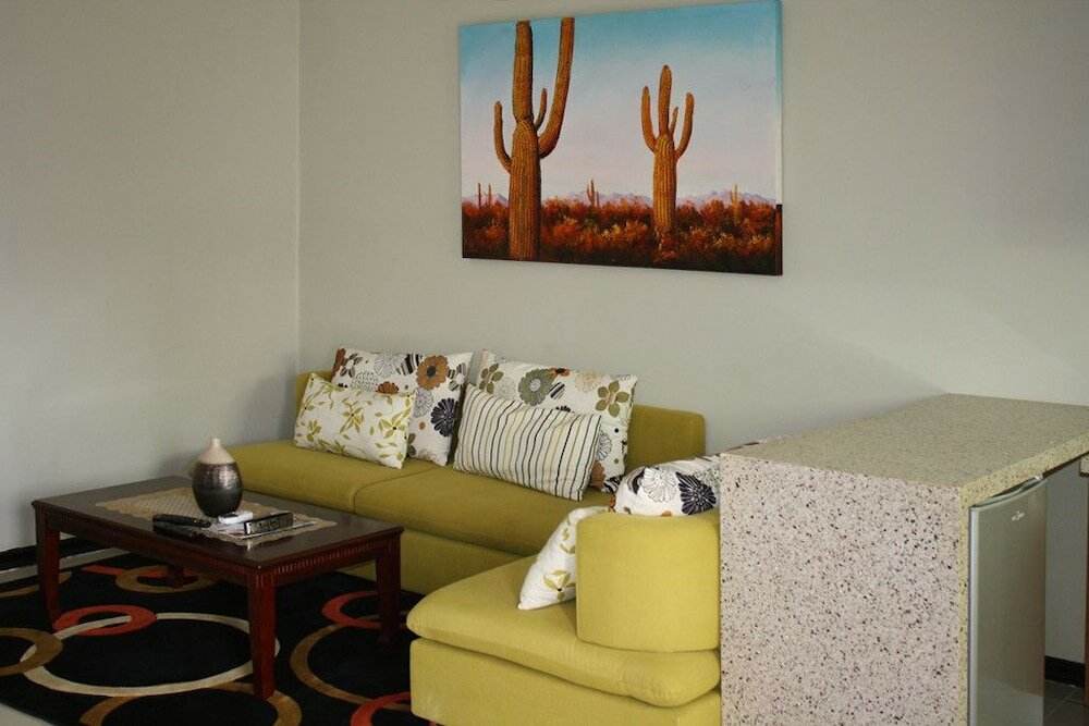 Фото Nomad's Court Lodge