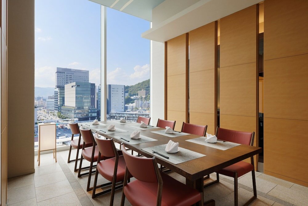 Фото Sheraton Grand Hiroshima Hotel