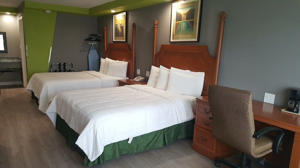 Фото SeaScape Inn - A FairBridge Hotel