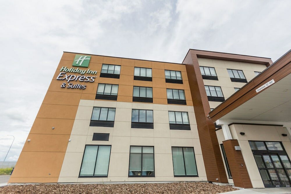 Фото Holiday Inn Express & Suites Edmonton N - St. Albert, an Ihg Hotel
