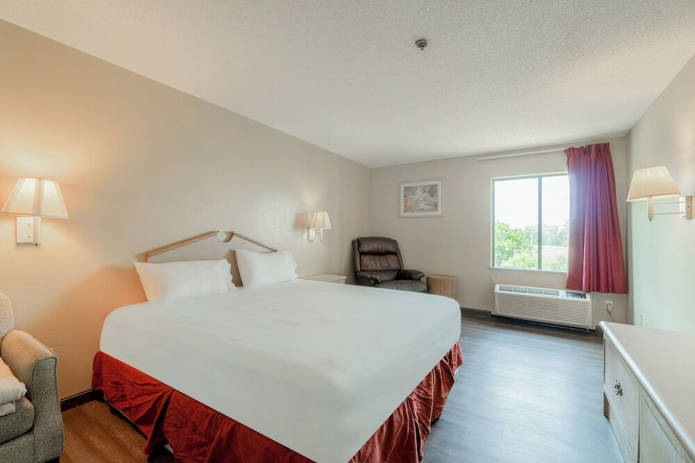 Фото Fairway Inn La Porte