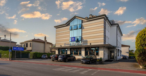 Внешний вид отеля iH Hotels Padova Admiral в Падуе, фото 1