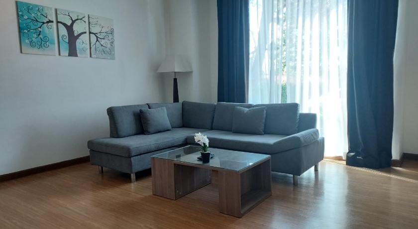 Фото The River Hotel