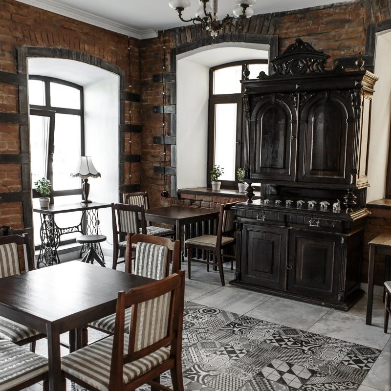 Фото Brick Walls Hotel