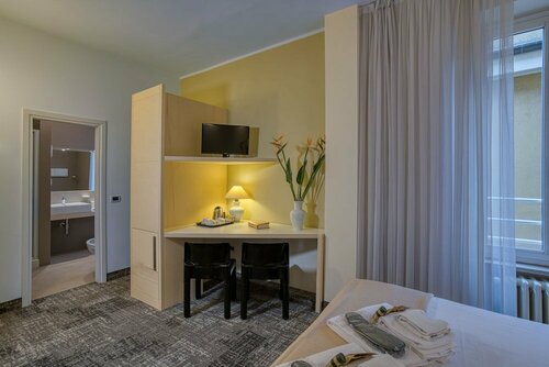 Гостиница Hotel Piroscafo в Дезенцано-дель-Гарда