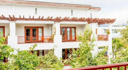 Гостиница Hotel Casa 425 + Lounge в Помоне