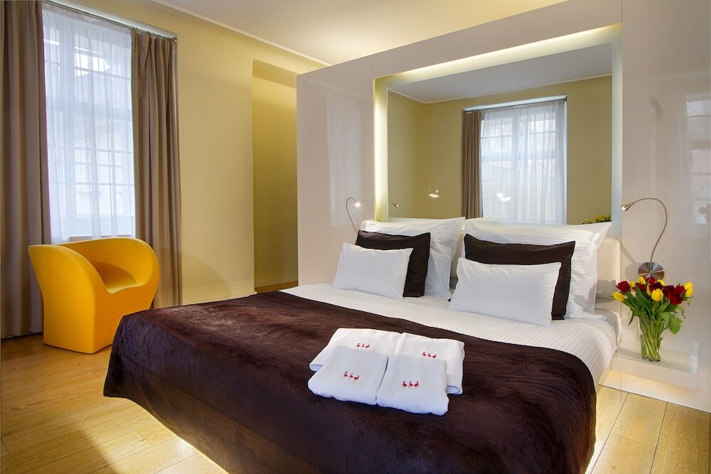 Фото Hotel Three Storks