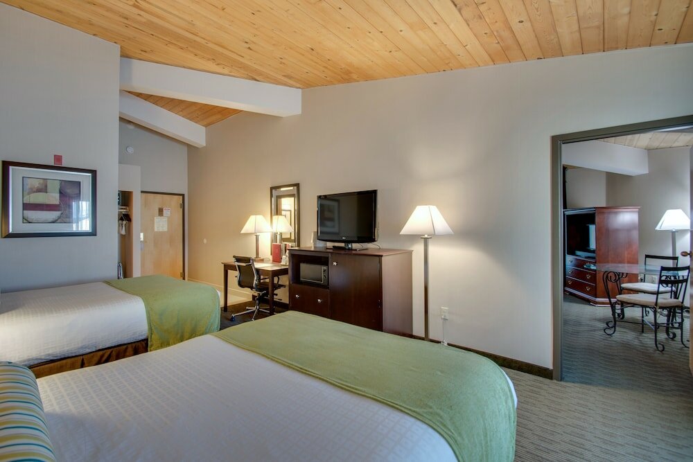 Фото Best Western Plus The Inn at Hampton