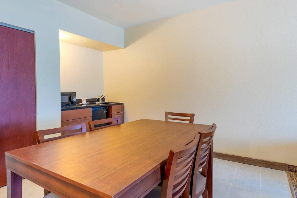 Фото Comfort Inn & Suites