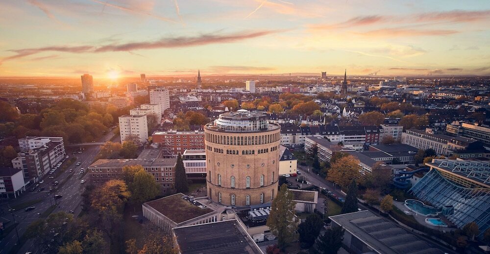 Фото Wasserturm Hotel Cologne, Curio Collection by Hilton
