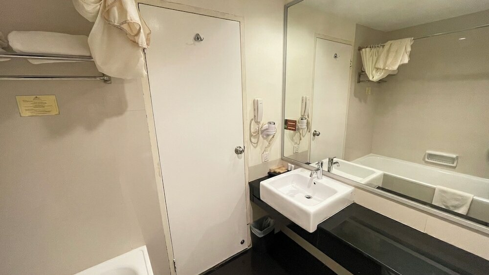 Фото Harmoni One Convention Hotel & Service Apartments