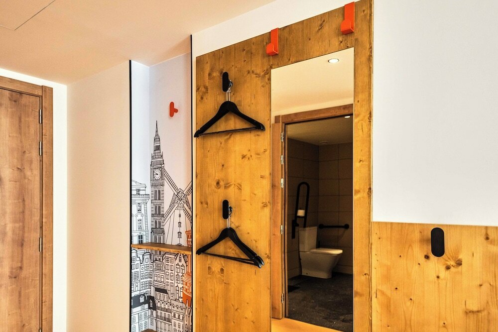Фото EasyHotel Barcelona La Sagrera