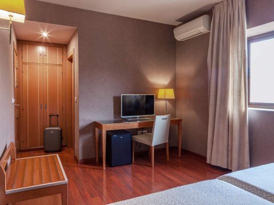 Фото Macià Monasterio de los Basilios Hotel