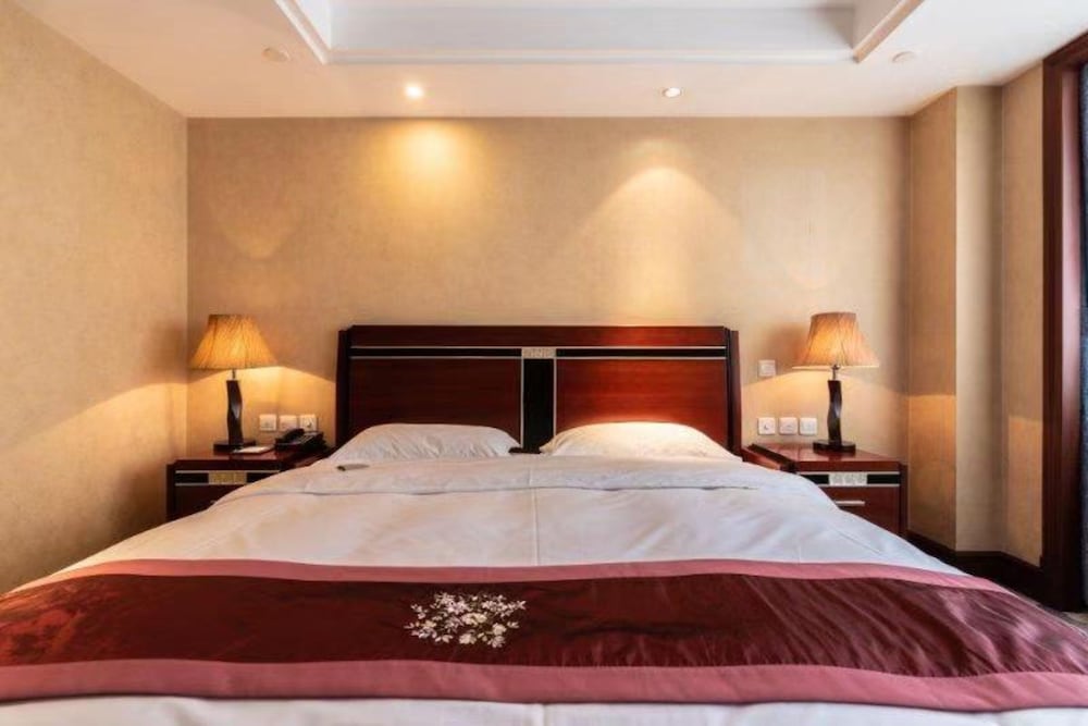 Фото Golden Ocean Hotel