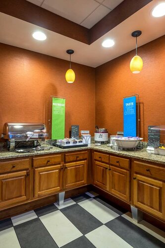 Гостиница Hampton Inn Waterville в Уотервилле