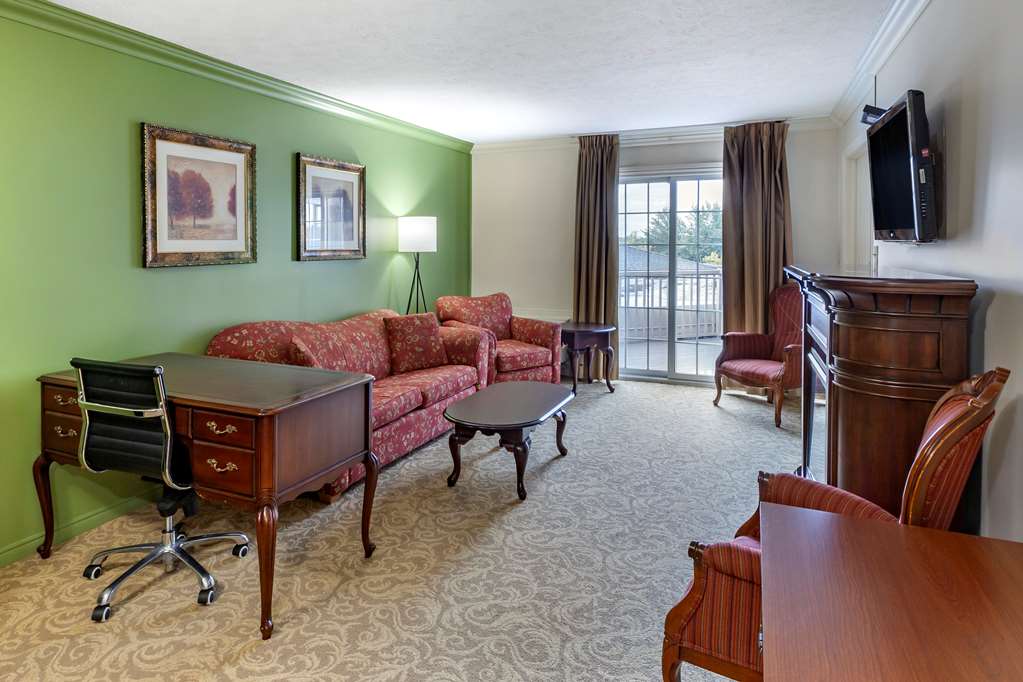 Фото SureStay Plus Hotel by Best Western Kincardine