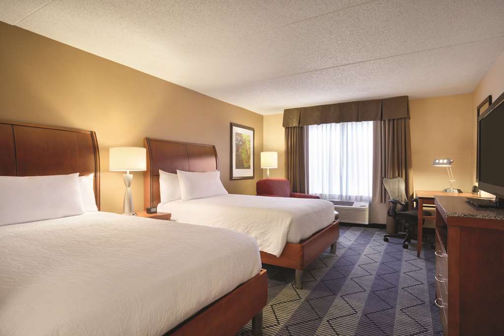 Фото Hilton Garden Inn Lancaster