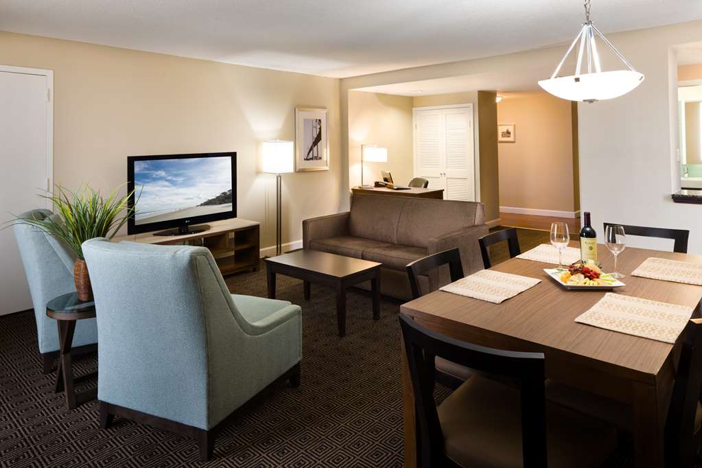 Фото DoubleTree by Hilton Hotel Jacksonville Riverfront