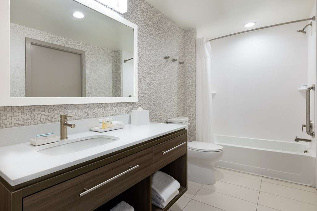 Фото Home2 Suites by Hilton New Brunswick, Nj