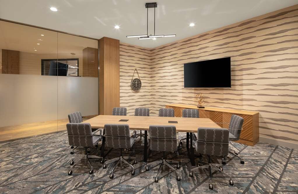 Фото Doubletree by Hilton Sacramento