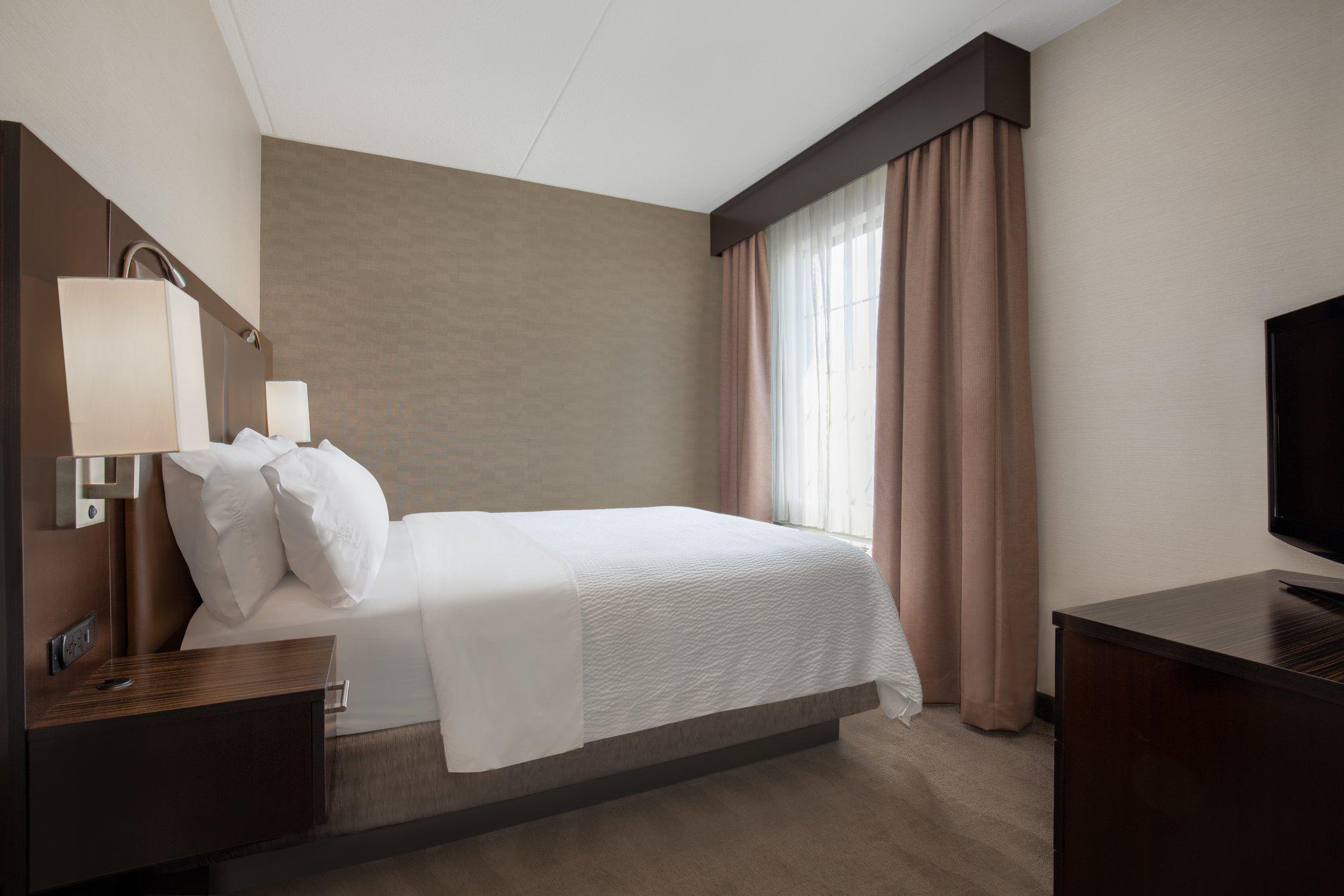 Фото Holiday Inn Express Hotel & Suites Barrie, an Ihg Hotel