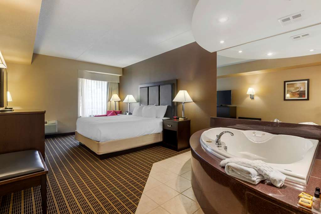 Фото Best Western Plus Burlington Inn & Suites