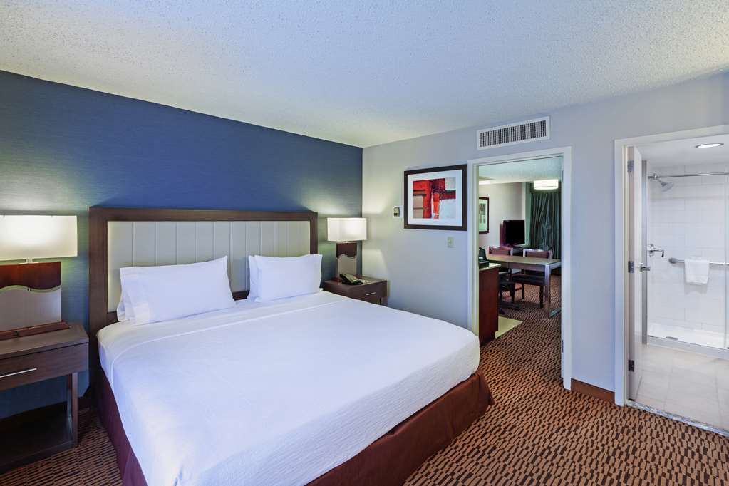 Фото Embassy Suites Hotel Dallas Market Center