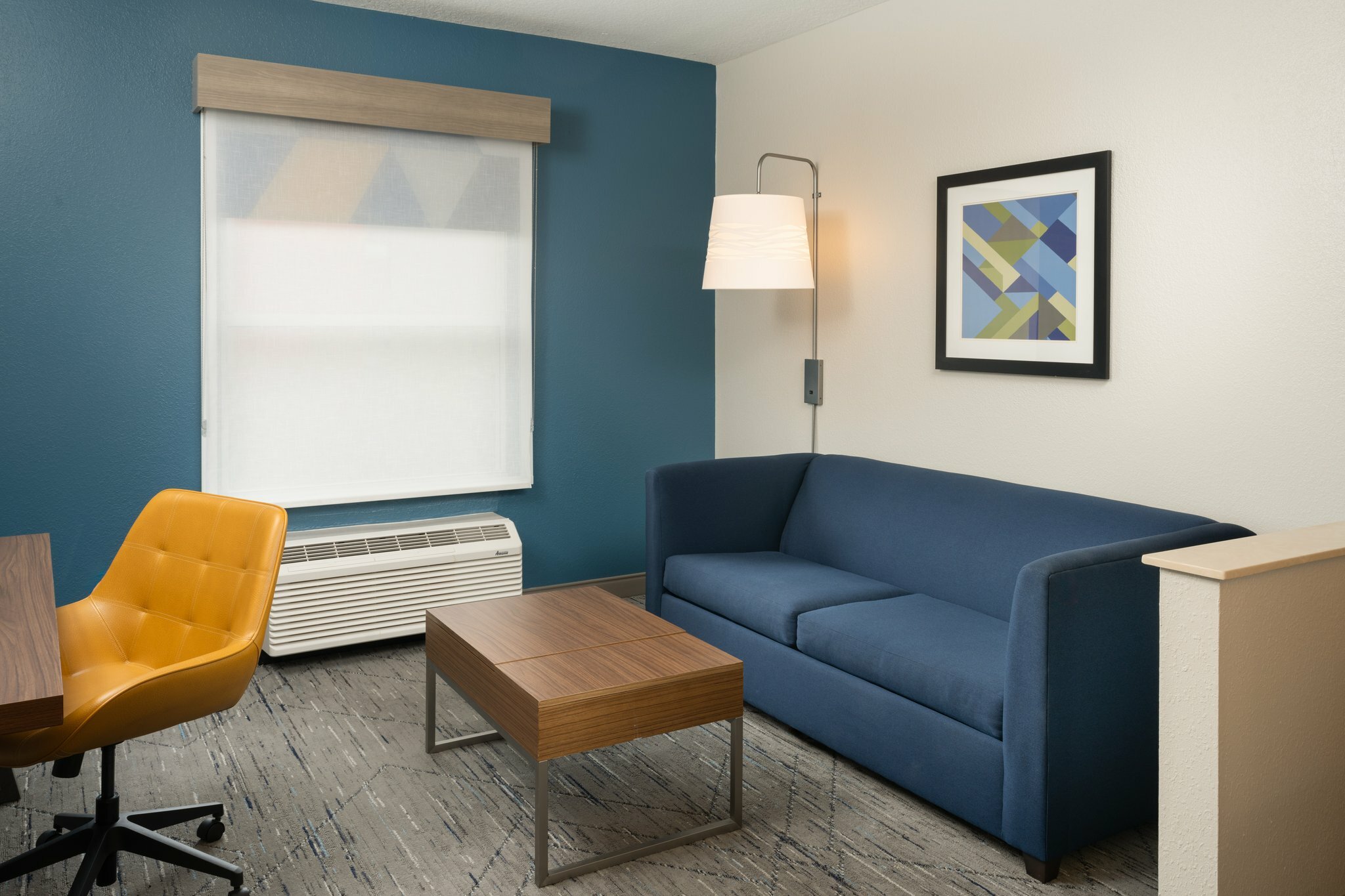 Фото Holiday Inn Express & Suites Orlando International Airport