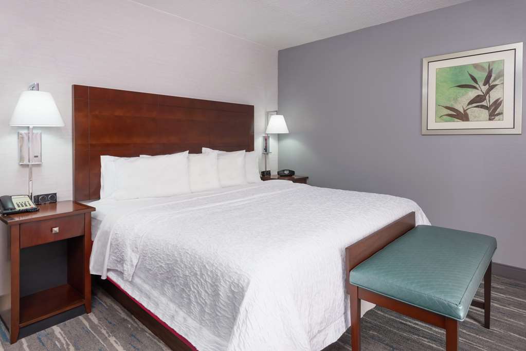 Фото Hampton Inn & Suites Orlando Airport @ Gateway Village