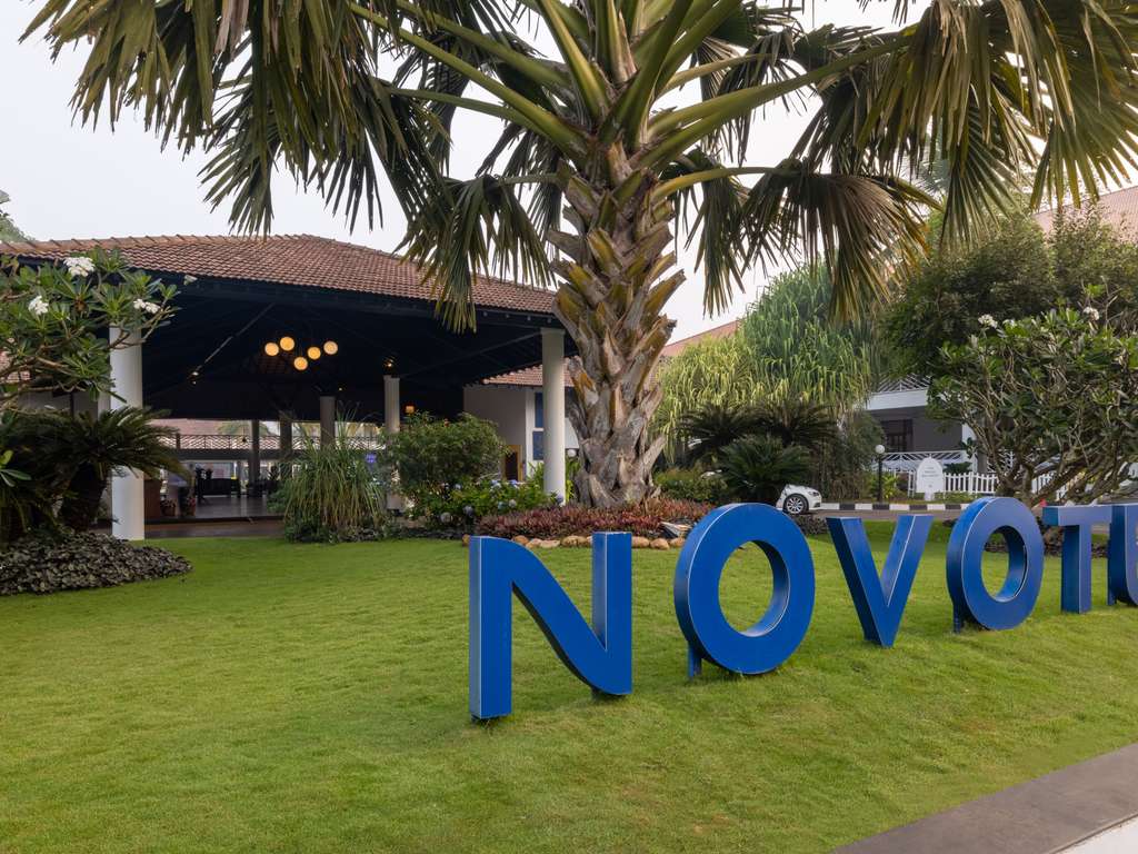 Фото Novotel Goa Dona Sylvia Resort Hotel