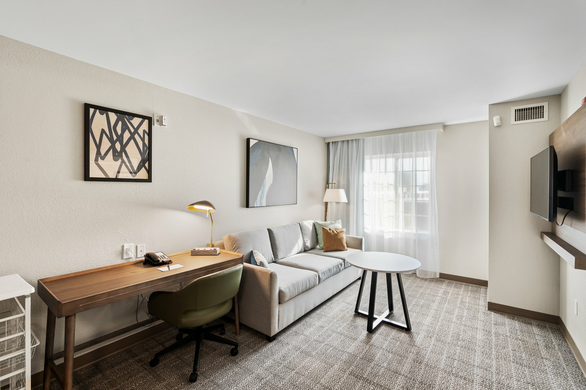 Фото Staybridge Suites North Brunswick, an Ihg Hotel