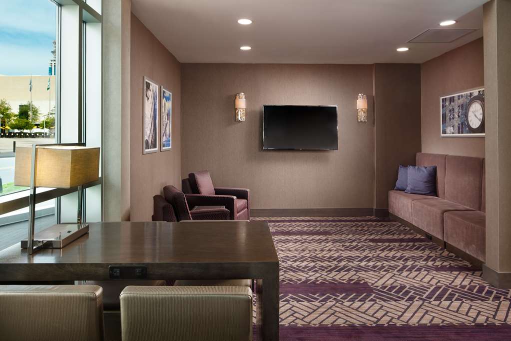 Фото Embassy Suites by Hilton Charlotte Uptown