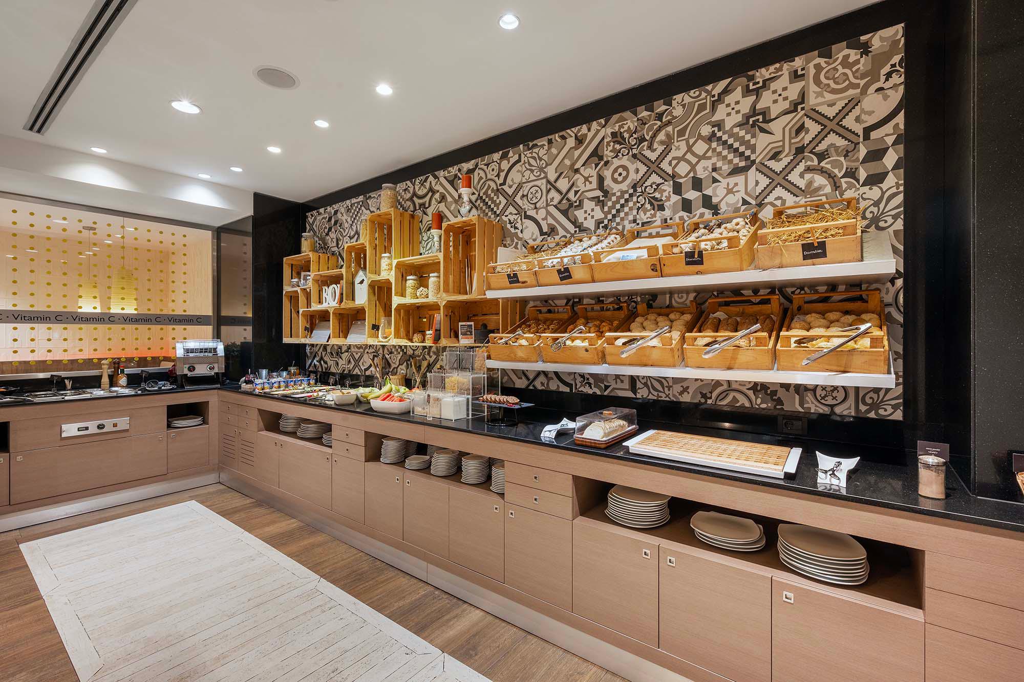 Фото Ikonik Parlament