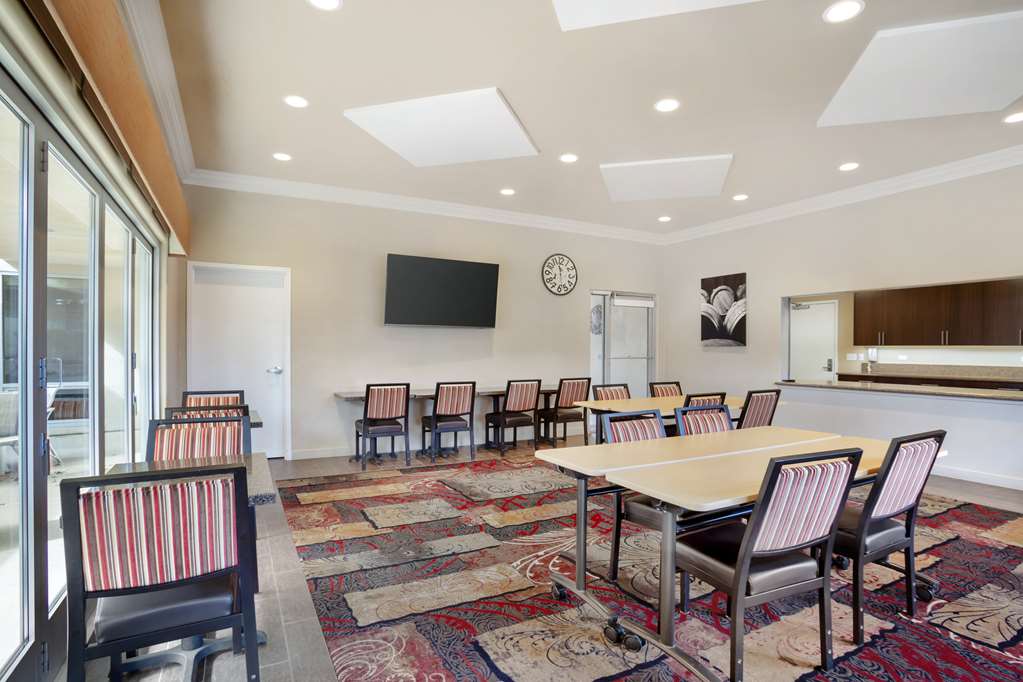 Фото Best Western Plus Black Oak