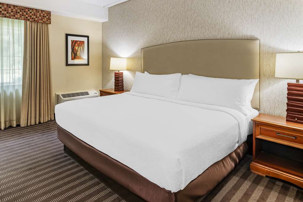 Фото Best Western Springfield Hotel