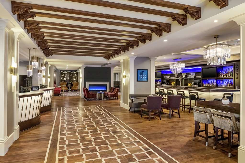 Фото Hilton Checkers