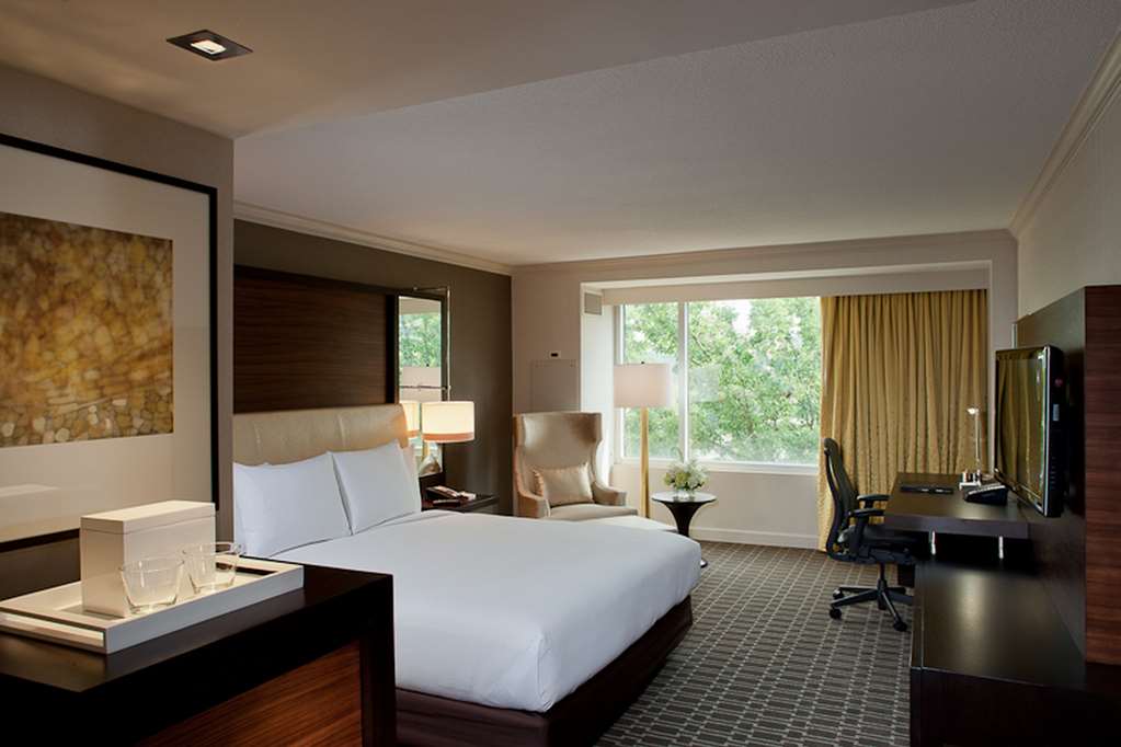 Фото Hilton McLean Tysons Corner