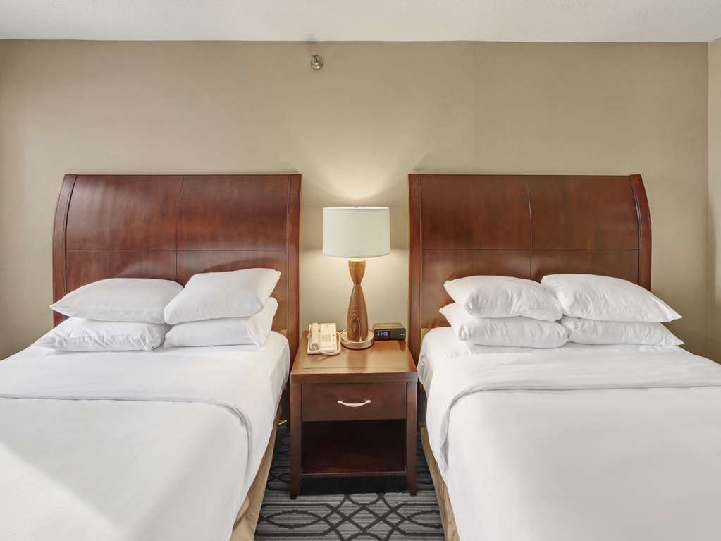 Фото DoubleTree by Hilton Hotel St. Paul Downtown