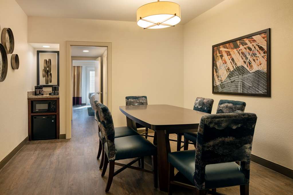 Фото Embassy Suites by Hilton New Orleans