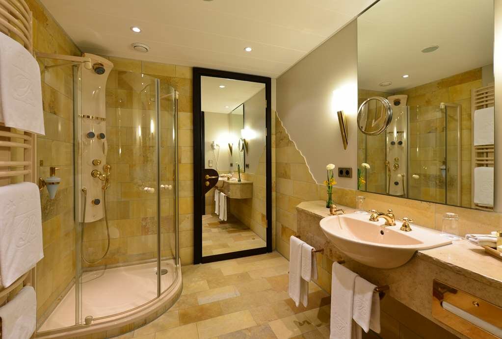Фото Best Western Premier Parkhotel Kronsberg